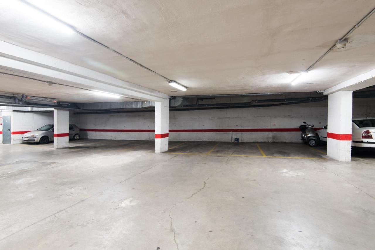 מאלגה Center Apartment 2Bed 2B Aircon Wif And Parking Free מראה חיצוני תמונה