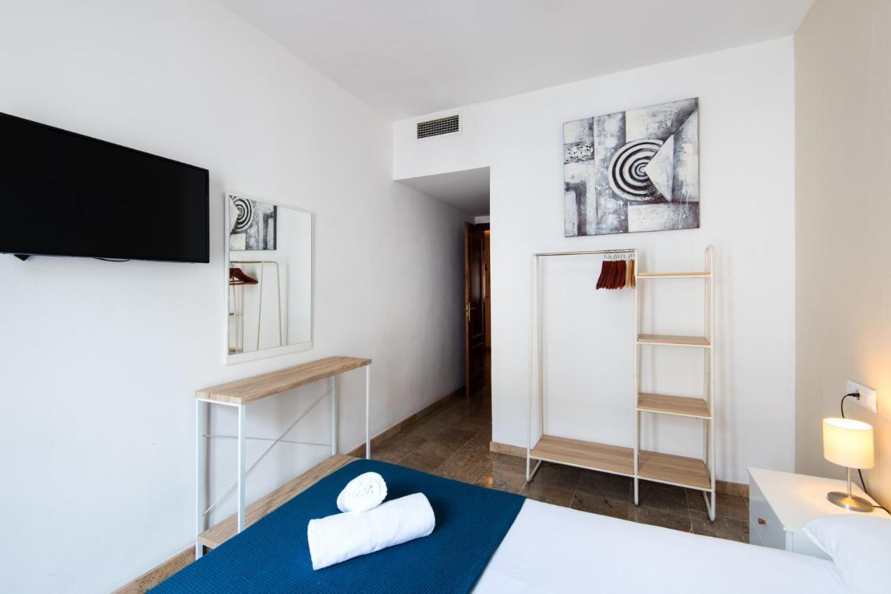 מאלגה Center Apartment 2Bed 2B Aircon Wif And Parking Free מראה חיצוני תמונה