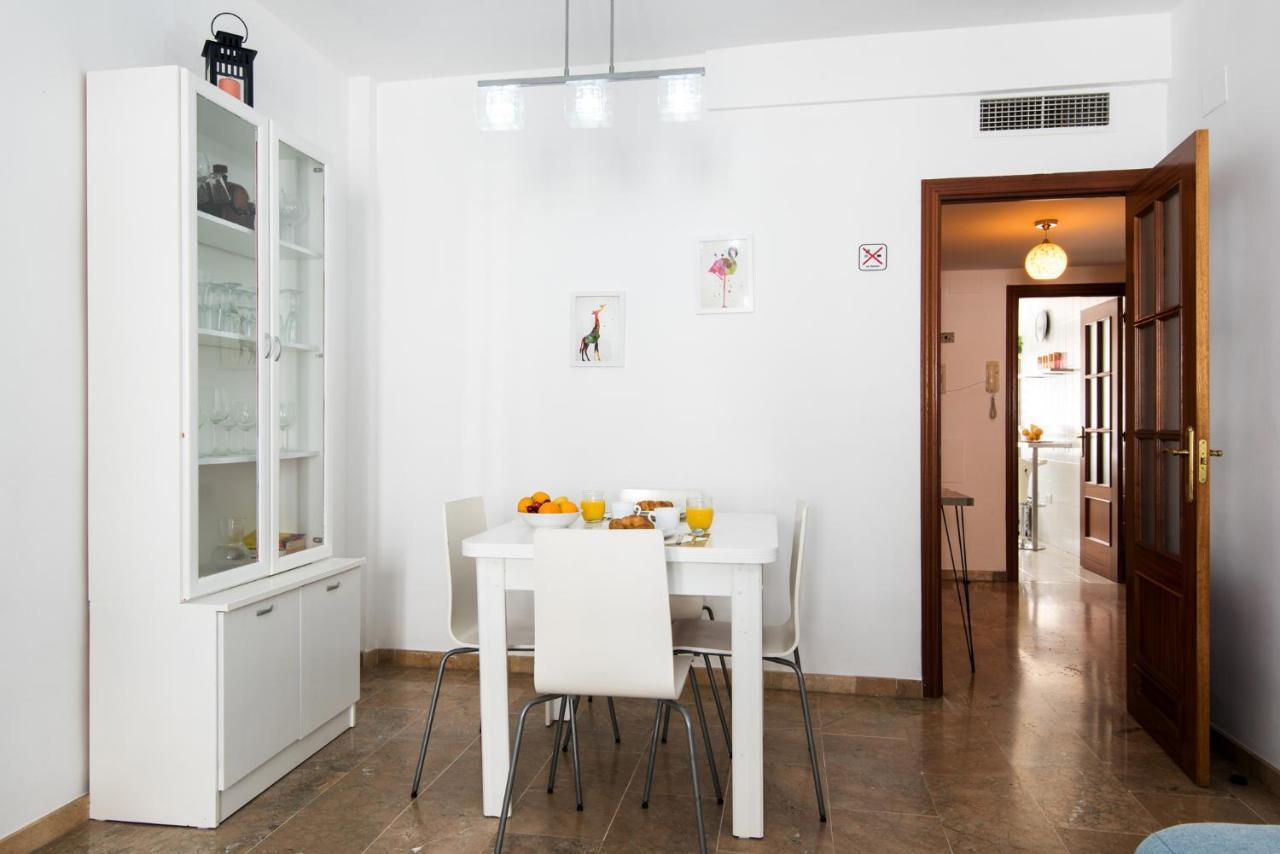 מאלגה Center Apartment 2Bed 2B Aircon Wif And Parking Free מראה חיצוני תמונה